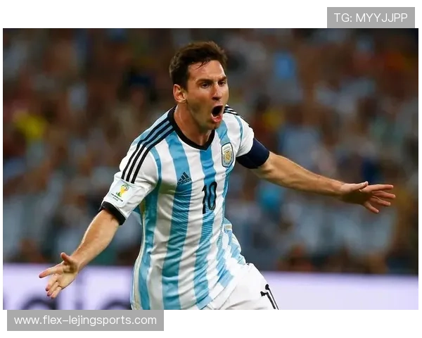 足球球星四重奏揭秘：超越传奇的四位球王如何塑造现代足球格局